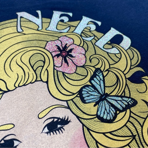 Y’all Need Dolly Graphic Sparkly T-shirt - Picture 4 of 6